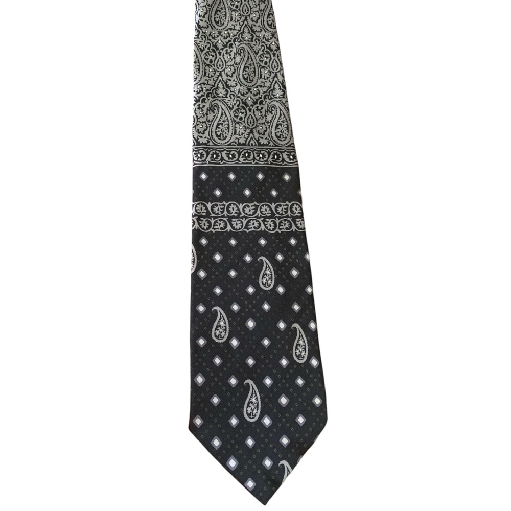Hubert Milano black and white silk tie.  Excellent used condition.